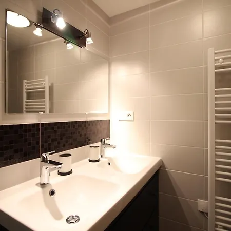 Beau F3 Avec Parking Et Animaux Acceptes, Proche Thermes Apartment *